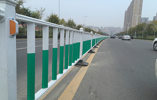 道路市政<a href=http://arabicpedia.com target=_blank class=infotextkey>護(hù)欄</a>